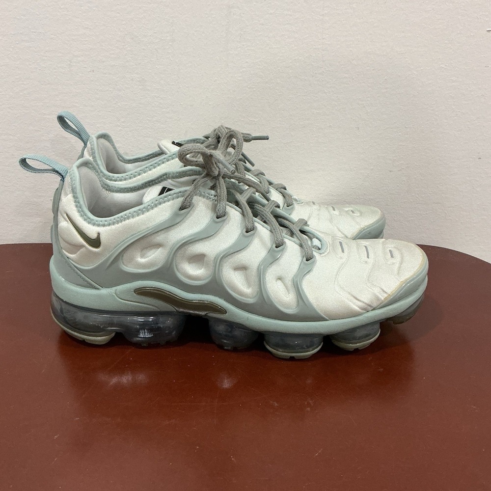 Nike Air VaporMax Plus Womens 9 Light Silver White Grey A04550-006